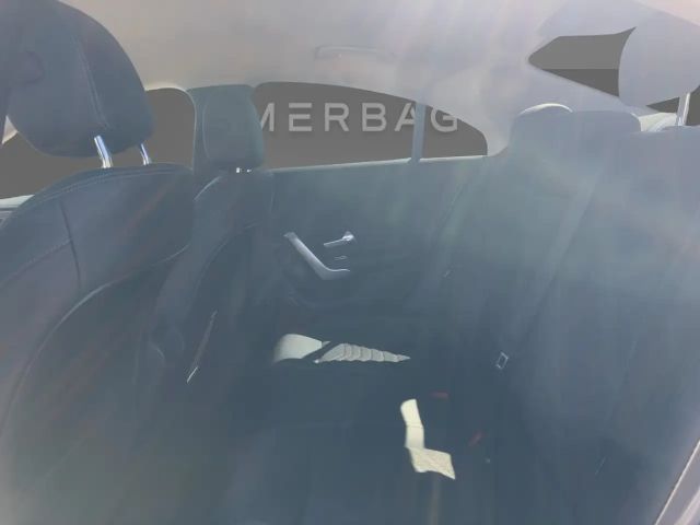 Mercedes-Benz CLA 180 Coupé Progressive