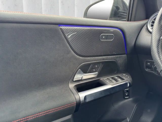 Mercedes-Benz GLB 200 AMG Line GLB 200 d