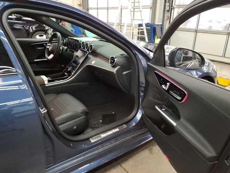 Mercedes-Benz C 200 AMG Line Sedan