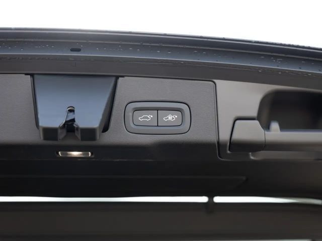 Volvo XC60 AWD Plus T8