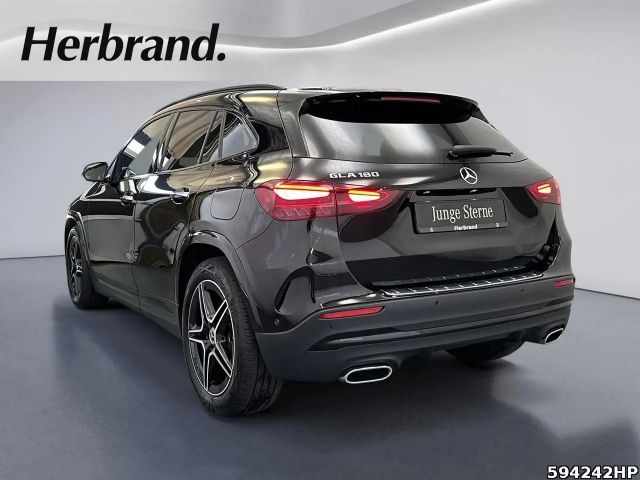 Mercedes-Benz GLA 180 AMG Line