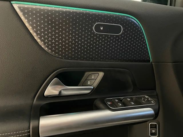 Mercedes-Benz GLA 200 4MATIC GLA 200 d