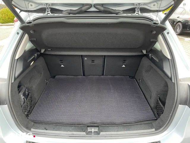 Mercedes-Benz B 200 Progressive Sedan