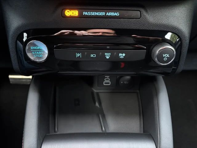 Ford Kuga Hybrid ST Line X