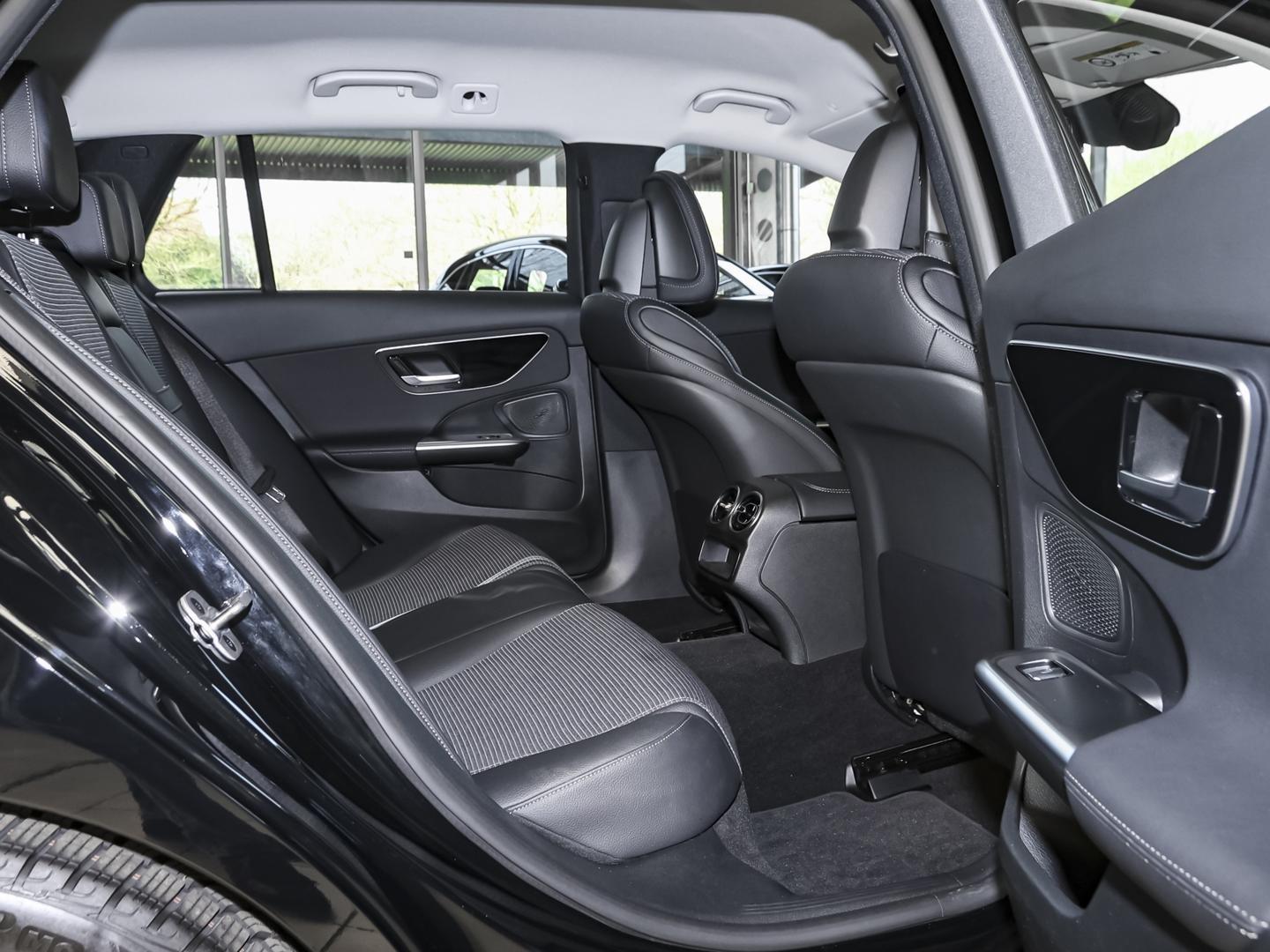 Mercedes-Benz C 180 AVANTGARDE Estate