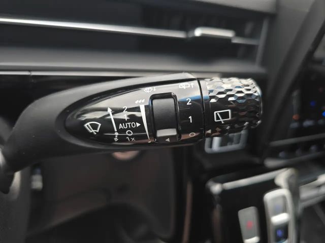 Hyundai Staria Signature