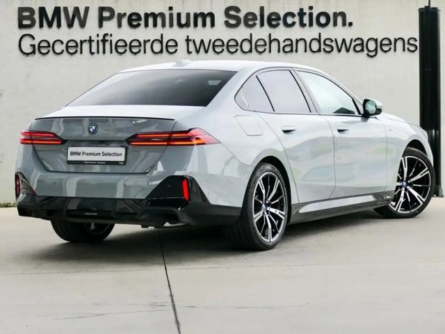 BMW 530 530e M-Sport Sedan