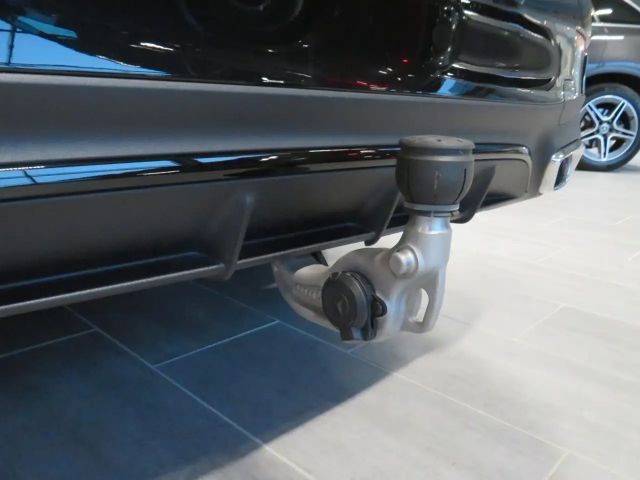 Mercedes-Benz E 220 AMG Line E 220 d Sedan