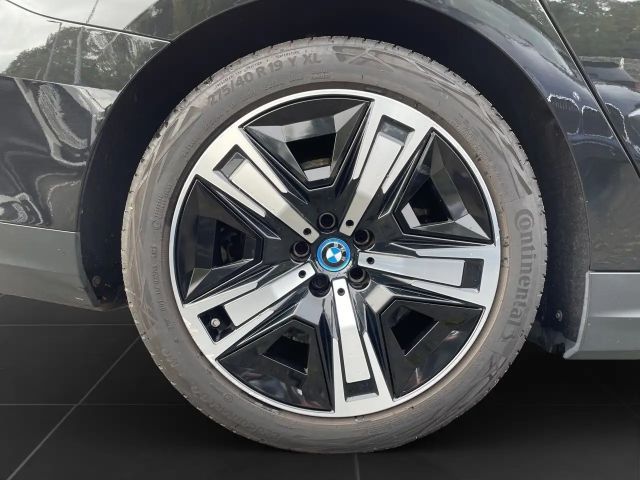 BMW i5 eDrive40