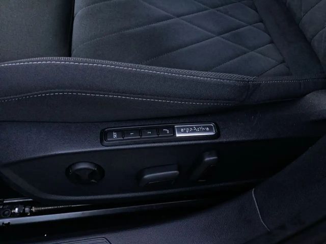 Volkswagen Golf 2.0 TDI DSG Style Variant