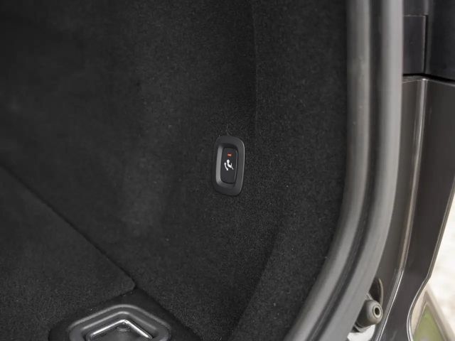 Volvo XC60 AWD Dark Plus