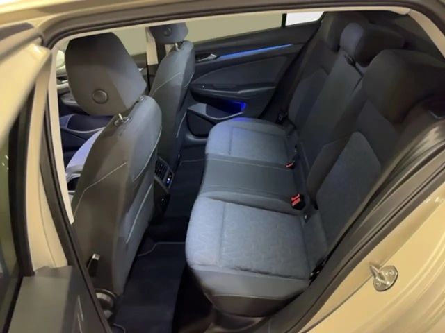 Volkswagen Golf DSG Golf VIII Move Plus