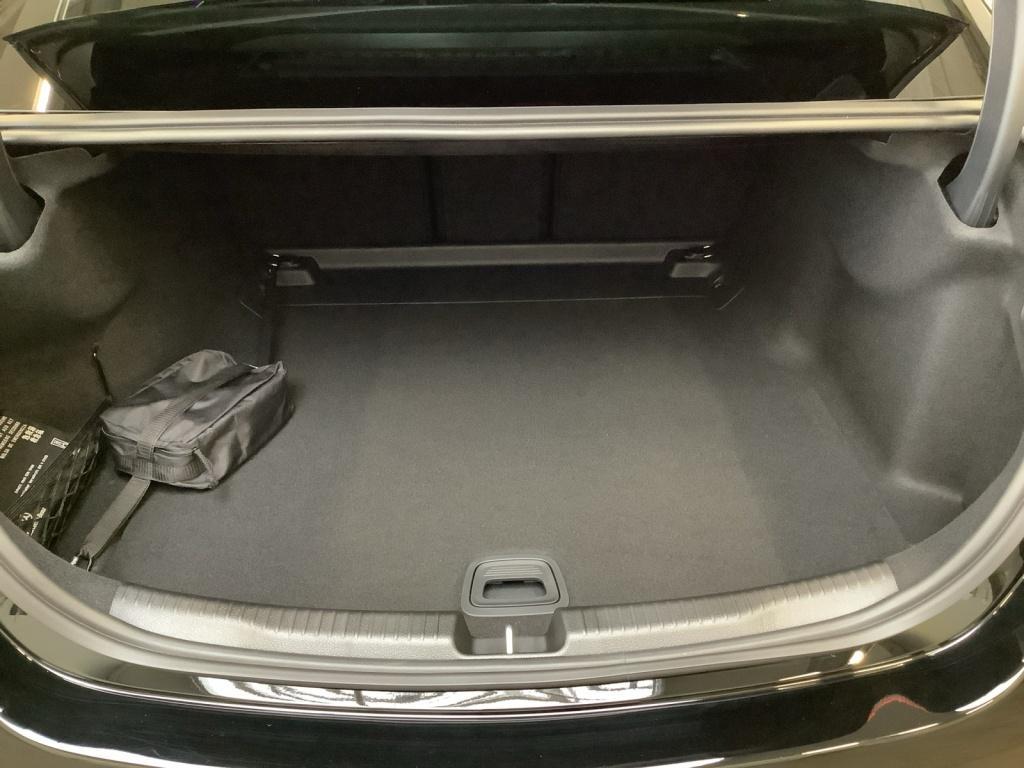 Mercedes-Benz C 180 AMG Line Sedan