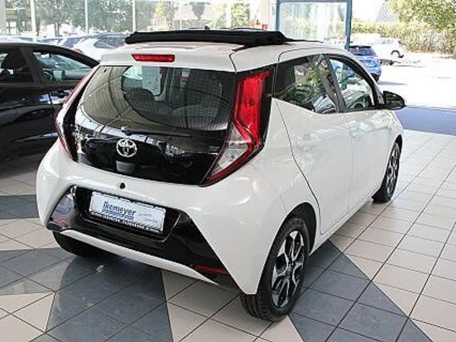 Toyota Aygo Hatchback X-sky