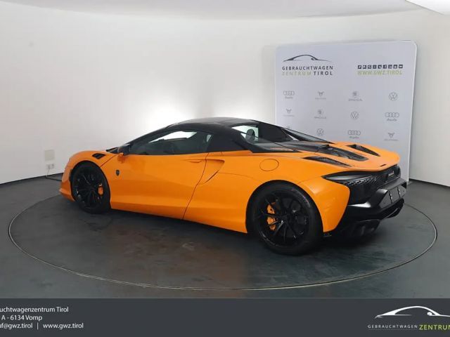 McLaren Artura Spider