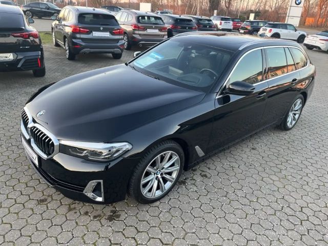 BMW 520 520d Luxury Line Touring xDrive