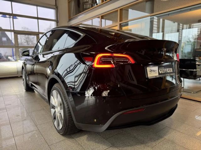 Tesla Model Y AWD Dual Motor Performance