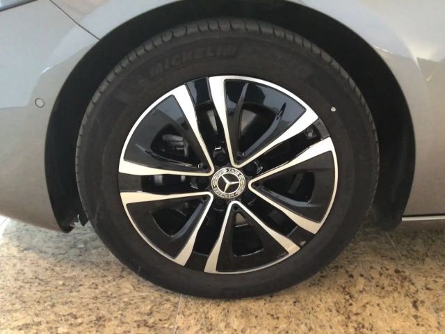 Mercedes-Benz A 200 A 200 d Progressive