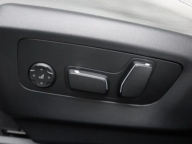 BMW M5 FROZEN DEEP GREEN - UNIEK - 40 GRAM CO2