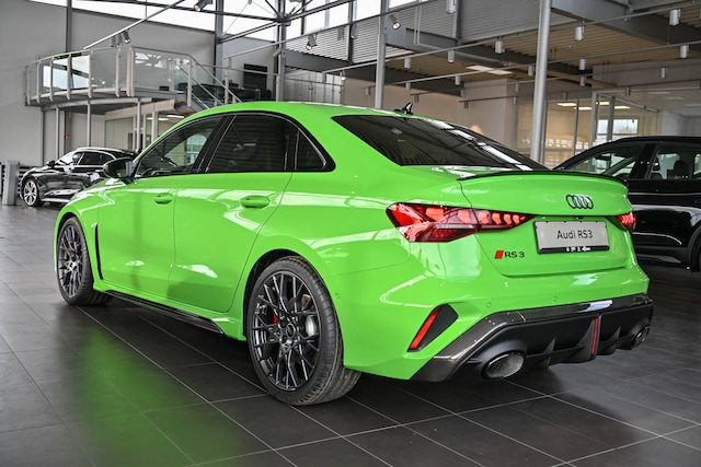 Audi RS3 Quattro S-Tronic Sedan
