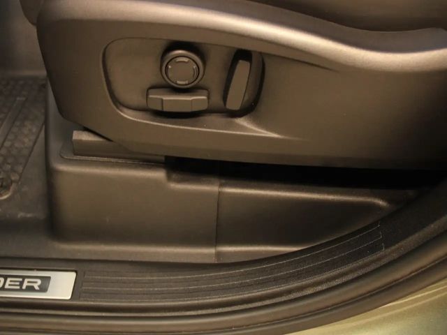 Land Rover Defender 110 D300 Dynamic SE