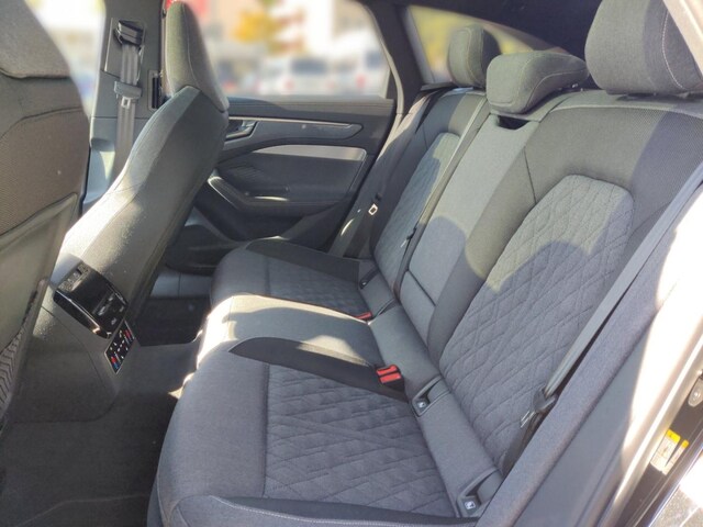 Audi A6 Avant Quattro S-Tronic