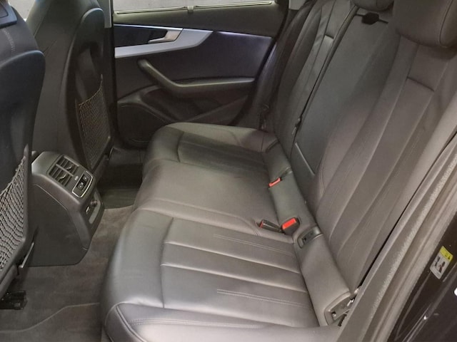 Audi A4 35 TDI S-Tronic Sedan