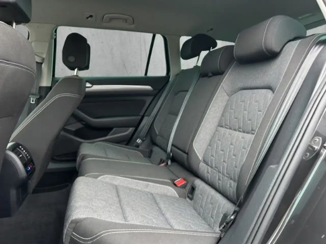 Volkswagen Passat 1.5 TSI Business DSG Variant