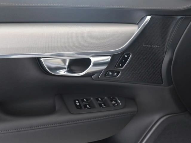 Volvo V90 AWD Dark Plus T6