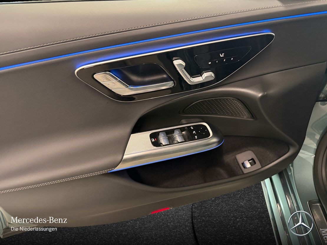 Mercedes-Benz E 200 AMG Line Sedan