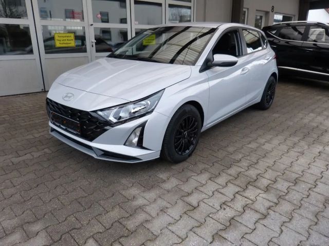 Hyundai i20 NAVI SHZ LHZ APPLE ALU KAMERA