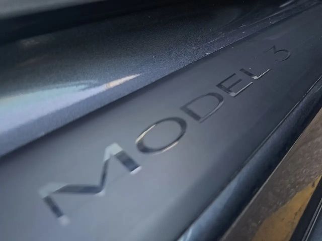 Tesla Model 3 AWD Long Range