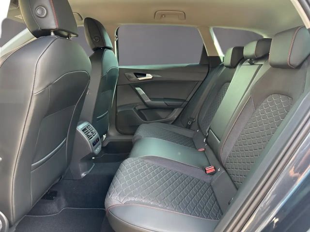 Seat Leon 1.5 eTSI FR-lijn Sportstourer