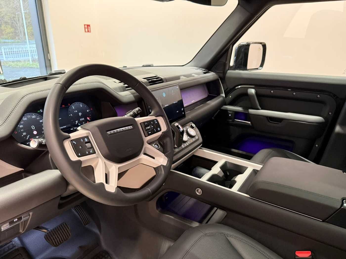 Land Rover Defender 110 Dynamic SE