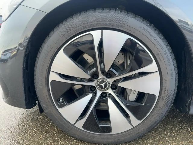 Mercedes-Benz E 220 4MATIC E 220 d Sedan