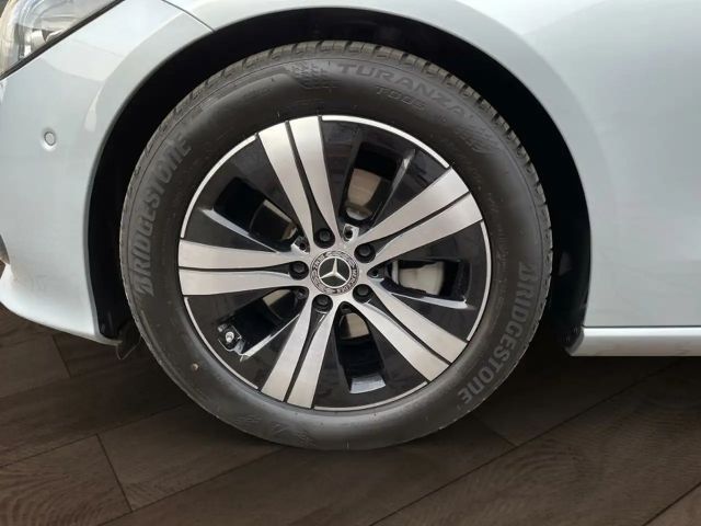 Mercedes-Benz C 180 Sedan