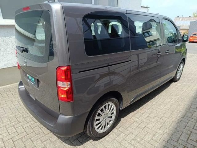 Opel Zafira Life Vivaro Kombi Navi 9-Sitzer