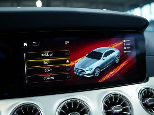 Mercedes-Benz E 200 4MATIC AMG Line Coupé