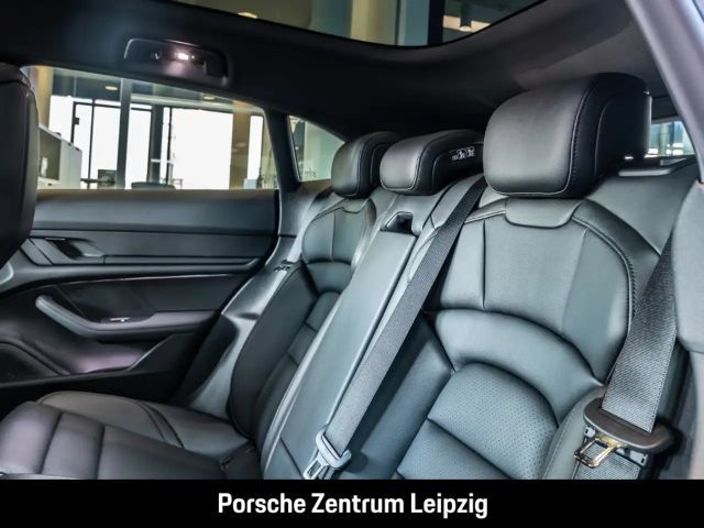 Porsche Taycan 4 Cross Turismo