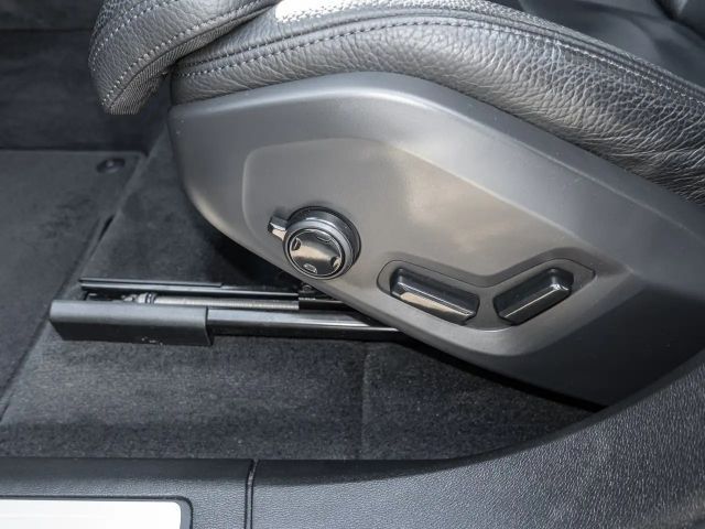 Volvo XC60 Dark Plus