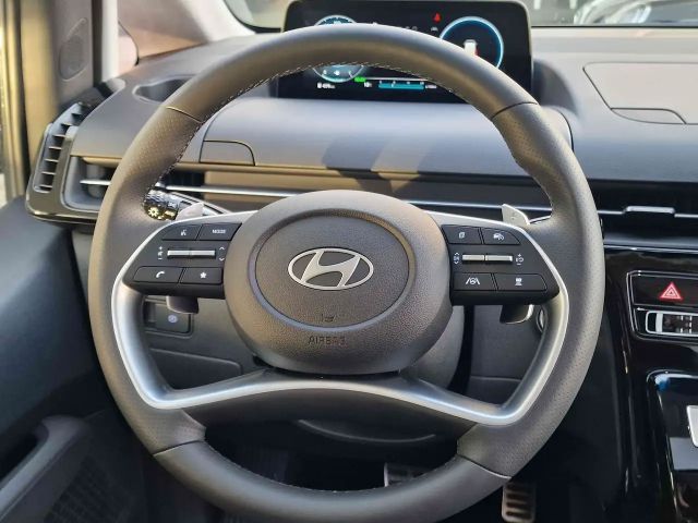 Hyundai Staria Signature