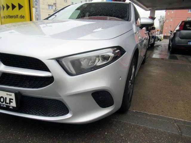 Mercedes-Benz A 200 A200 7G-DCT Navi/AHK/SHZ/RFK/LED