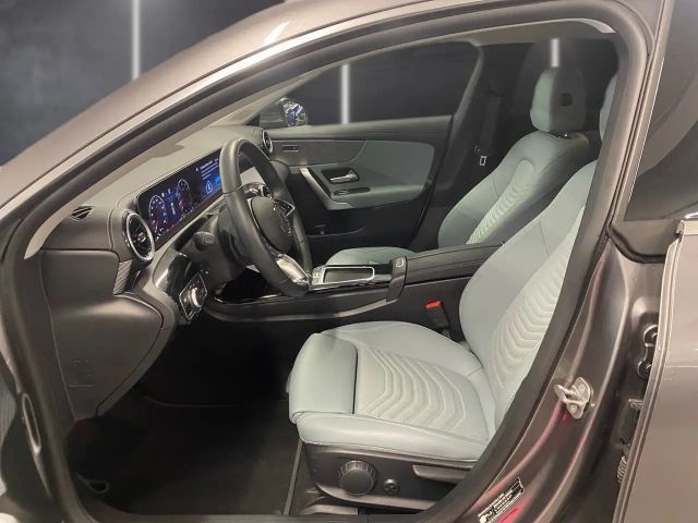 Mercedes-Benz CLA 180 Progressive