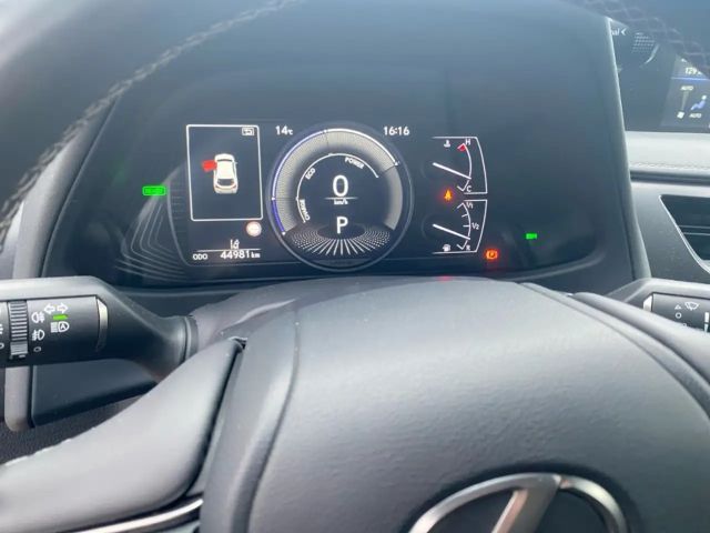 Lexus UX 250h Style Edition