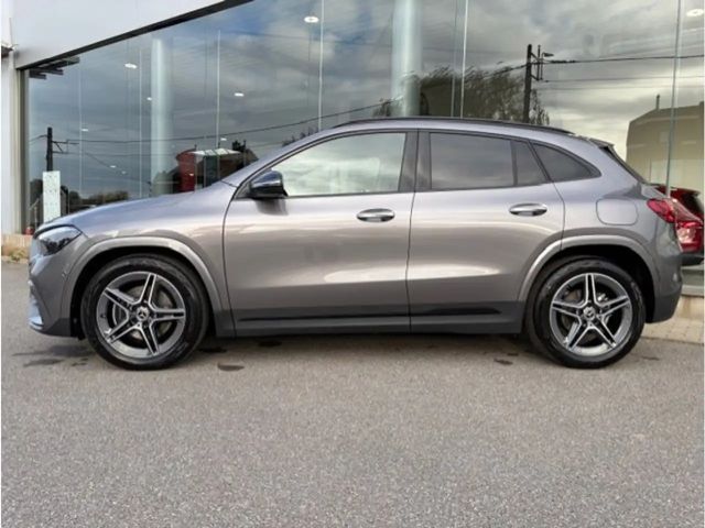 Mercedes-Benz GLA 180 AMG Line