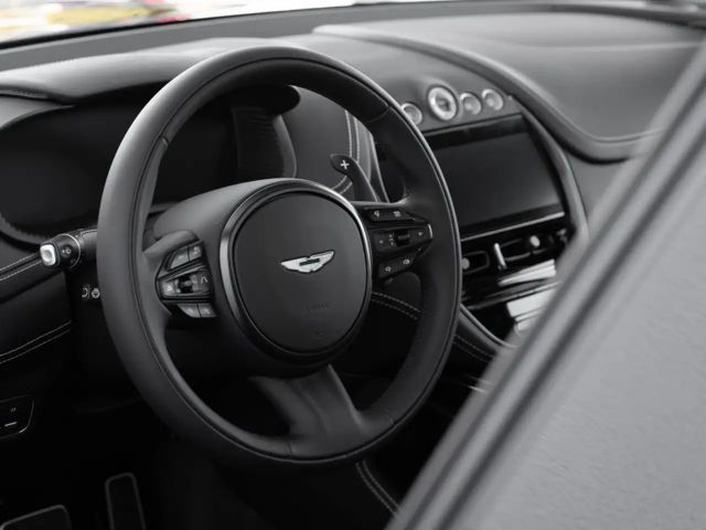 Aston Martin DBX 707