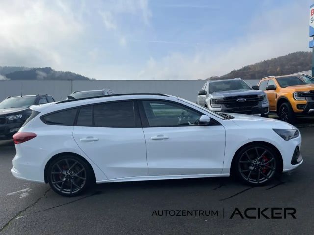 Ford Focus ST Line Wagon