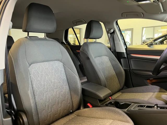 Volkswagen Golf 1.5 eTSI DSG Golf VIII Move