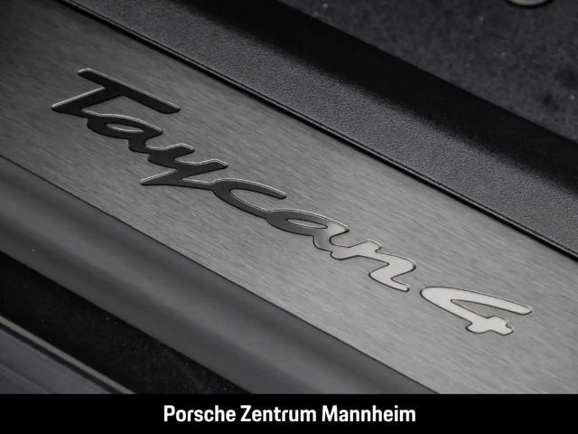 Porsche Taycan 4