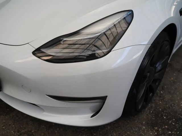 Tesla Model 3 Performance